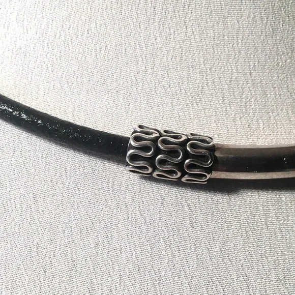 1844 vtgMexico .925 Sterling Silver Curved Band W Leather Choker Toggle Clasp